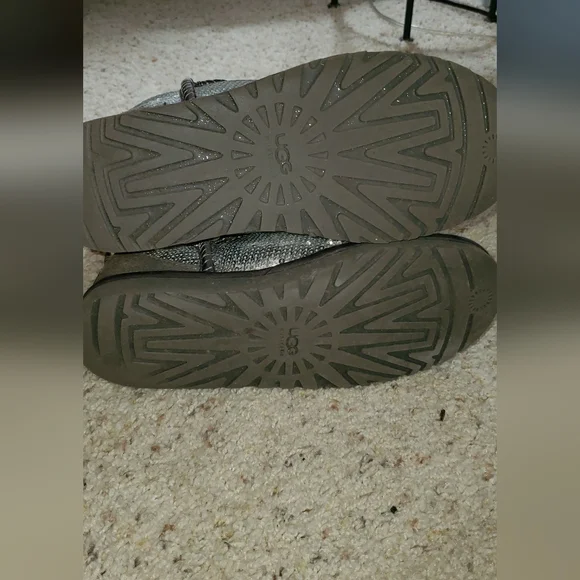 Ugg silver sequin and gray suede boot - Picture 6 of 9